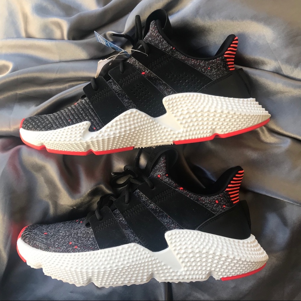 NWT🌷Adidas Originals Prophere Mens Shoe Black/Red